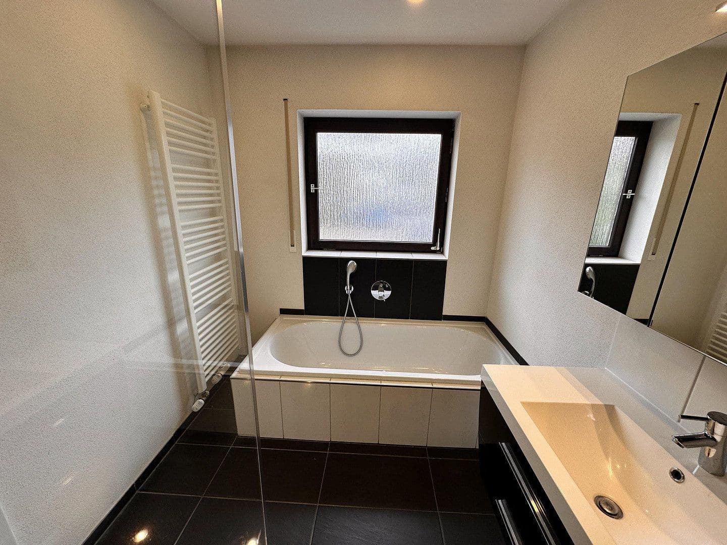 Prodej domu 270 m², pozemek 869 m², Bad Rappenau, Bádensko-Württembersko Prodej domu 270 m², pozemek 869 m², Bad Rappenau, Bádensko-Württembersko