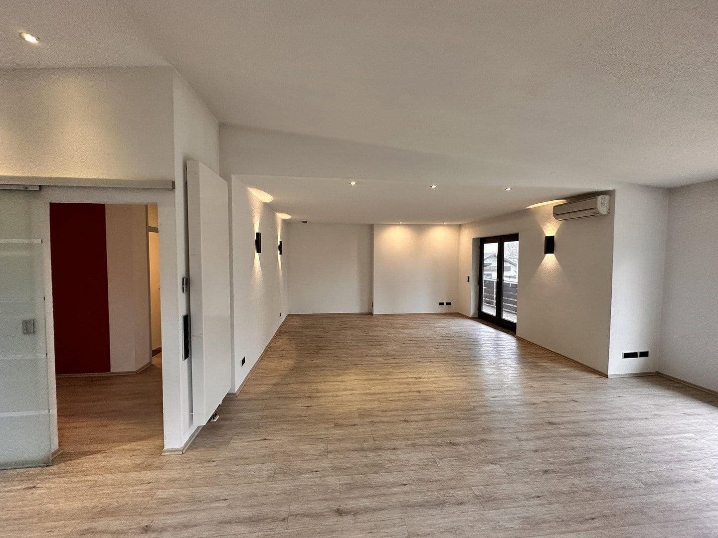 Prodej domu 270 m², pozemek 869 m², Bad Rappenau, Bádensko-Württembersko Prodej domu 270 m², pozemek 869 m², Bad Rappenau, Bádensko-Württembersko