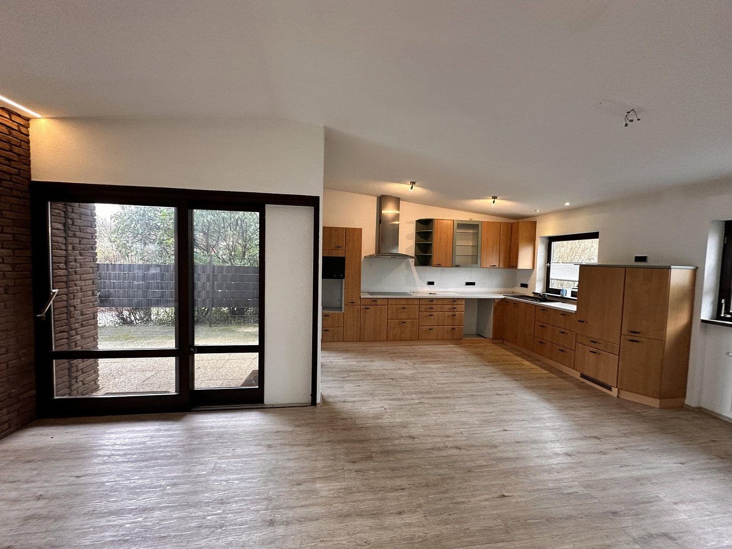 Prodej domu 270 m², pozemek 869 m², Bad Rappenau, Bádensko-Württembersko Prodej domu 270 m², pozemek 869 m², Bad Rappenau, Bádensko-Württembersko