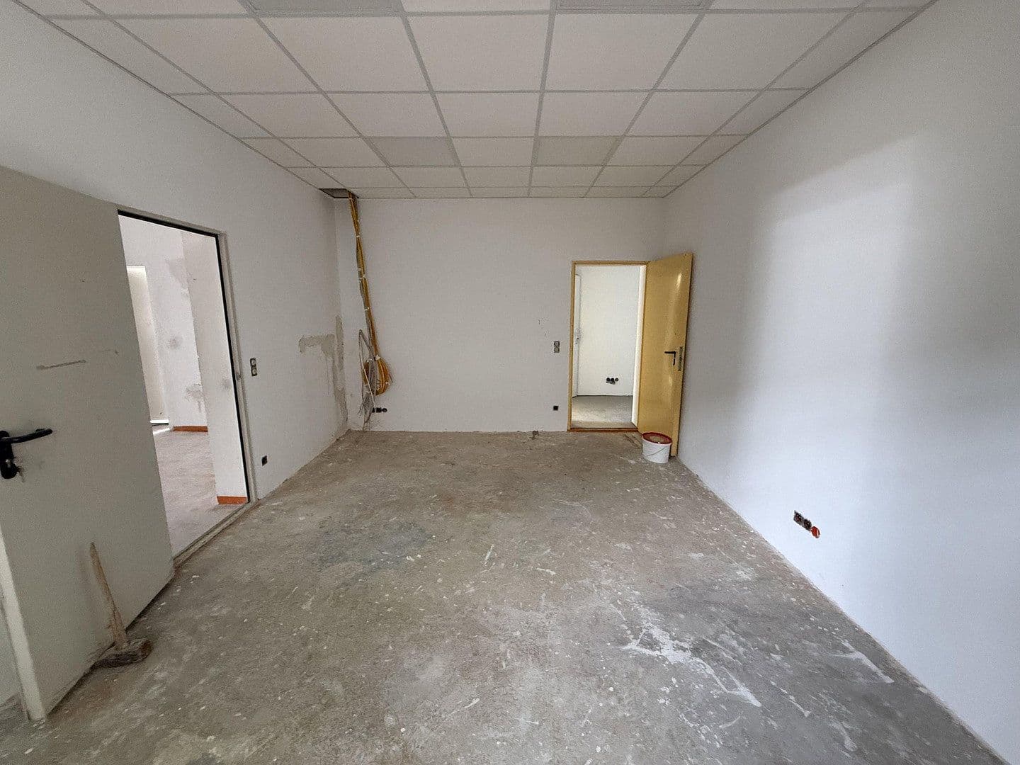 Pronájem nebytového prostoru 230 m², Fellbach, Bádensko-Württembersko Pronájem nebytového prostoru 230 m², Fellbach, Bádensko-Württembersko