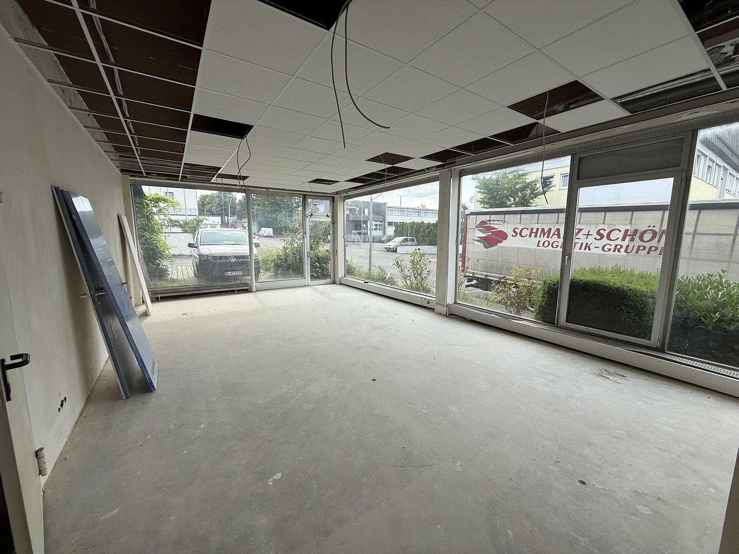 Pronájem nebytového prostoru 230 m², Fellbach, Bádensko-Württembersko Pronájem nebytového prostoru 230 m², Fellbach, Bádensko-Württembersko
