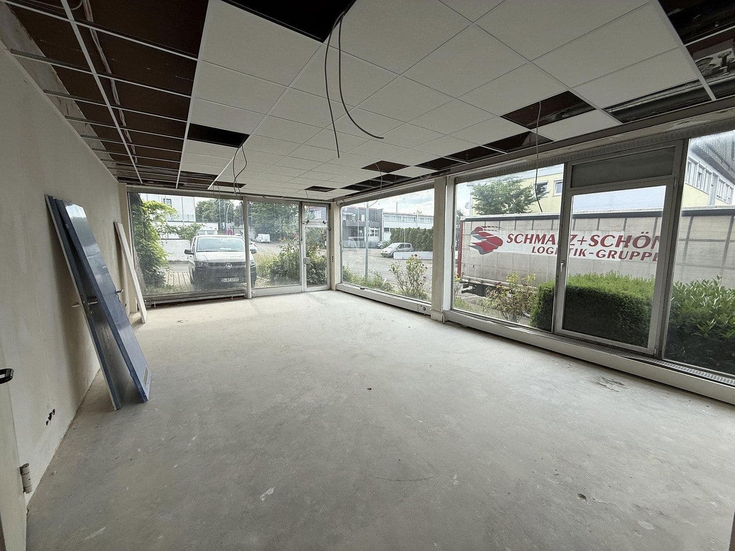 Pronájem nebytového prostoru 230 m², Fellbach, Bádensko-Württembersko Pronájem nebytového prostoru 230 m², Fellbach, Bádensko-Württembersko