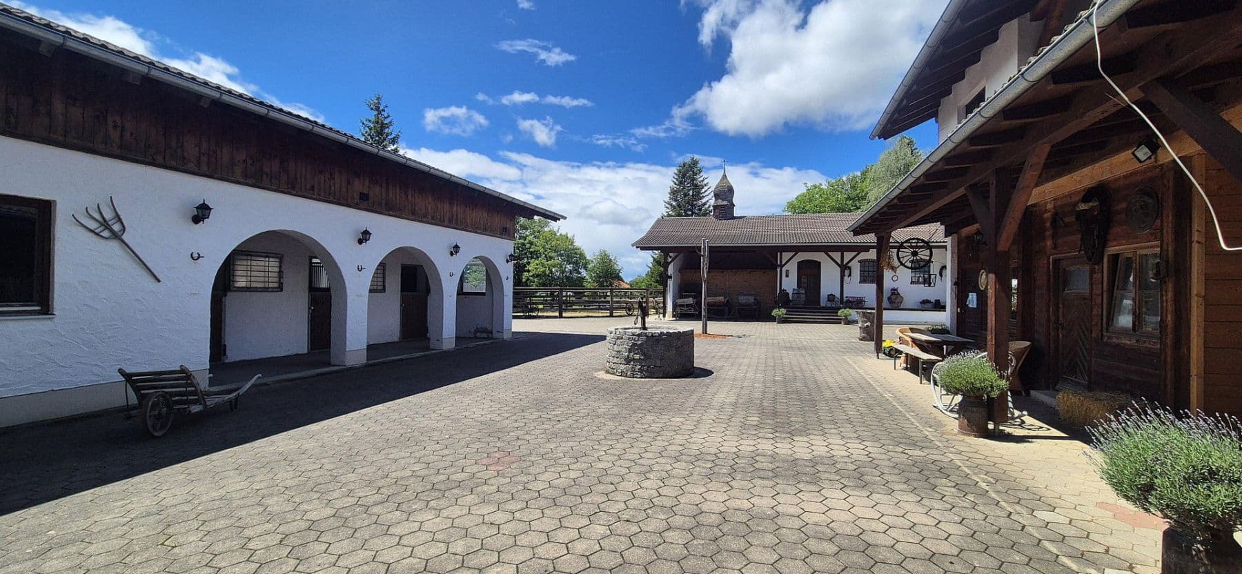 Prodej domu 160 m², pozemek 30.000 m², Böbing, Bavorsko Prodej domu 160 m², pozemek 30.000 m², Böbing, Bavorsko