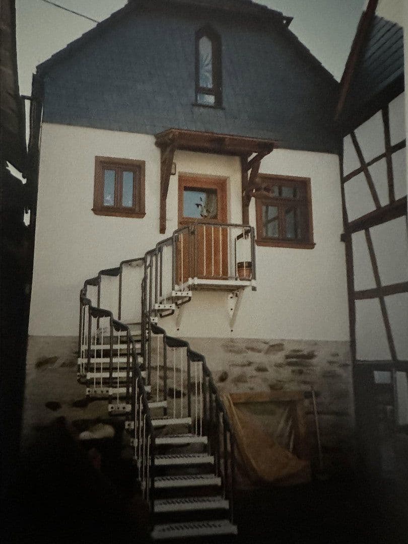 Pronájem domu 80 m², pozemek 125 m², Zeilstr. 9 /Steinkertzbachstr., Grävenwiesbach, Hessen Pronájem domu 80 m², pozemek 125 m², Zeilstr. 9 /Steinkertzbachstr., Grävenwiesbach, Hessen
