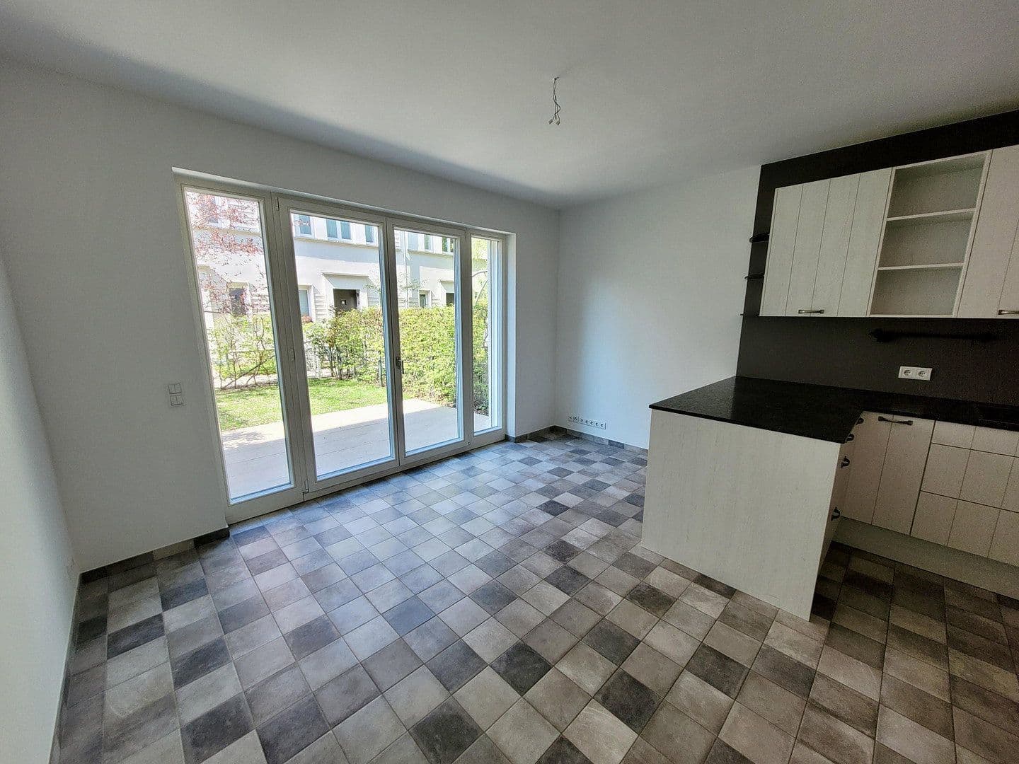 Prodej domu 145 m², pozemek 140 m², Potsdam, Braniborsko Prodej domu 145 m², pozemek 140 m², Potsdam, Braniborsko