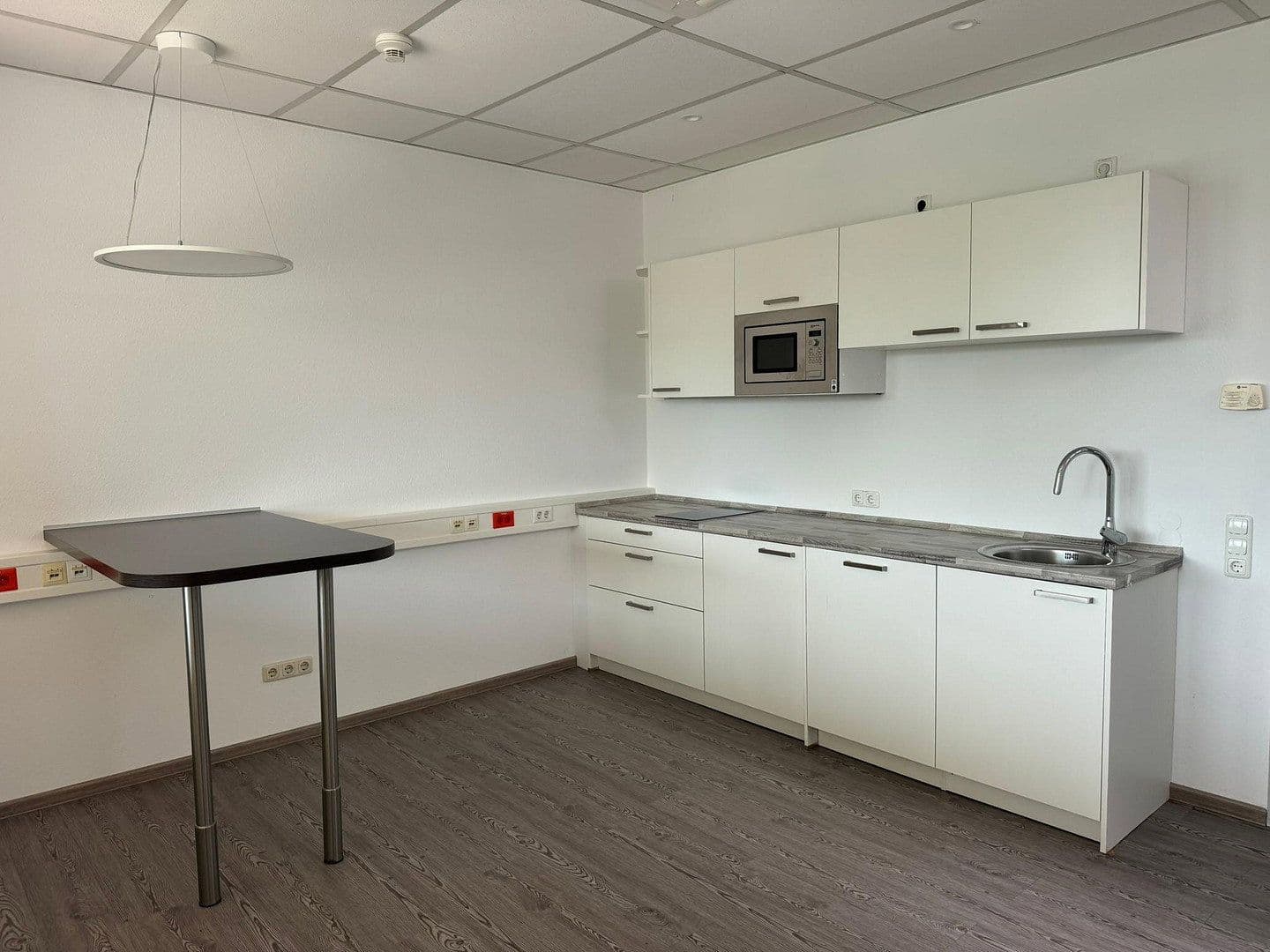 Pronájem kanceláře 500 m², Hannover, Dolní Sasko Pronájem kanceláře 500 m², Hannover, Dolní Sasko