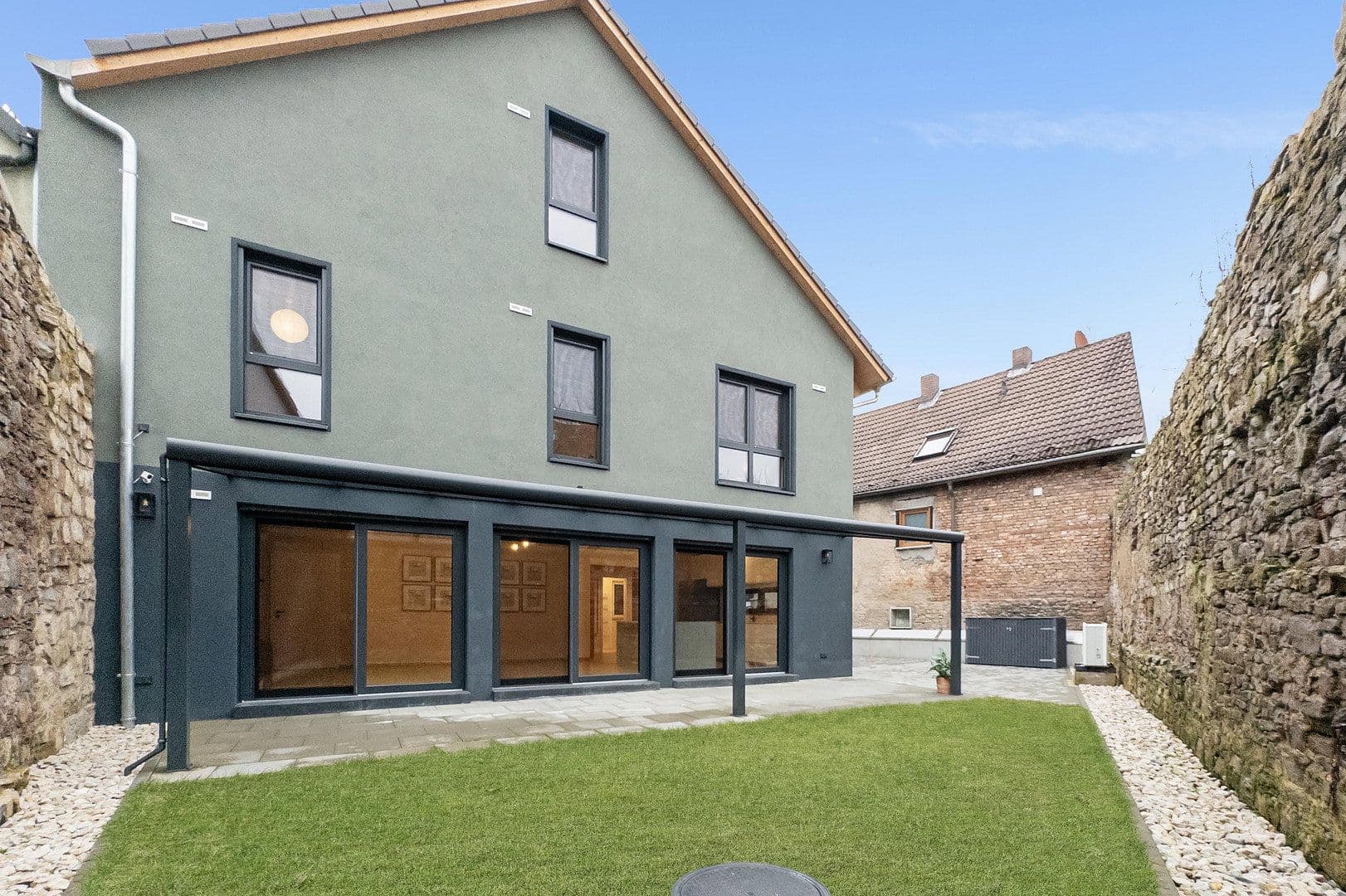 Prodej domu 215 m², pozemek 281 m², Würzburg, Bavorsko Prodej domu 215 m², pozemek 281 m², Würzburg, Bavorsko