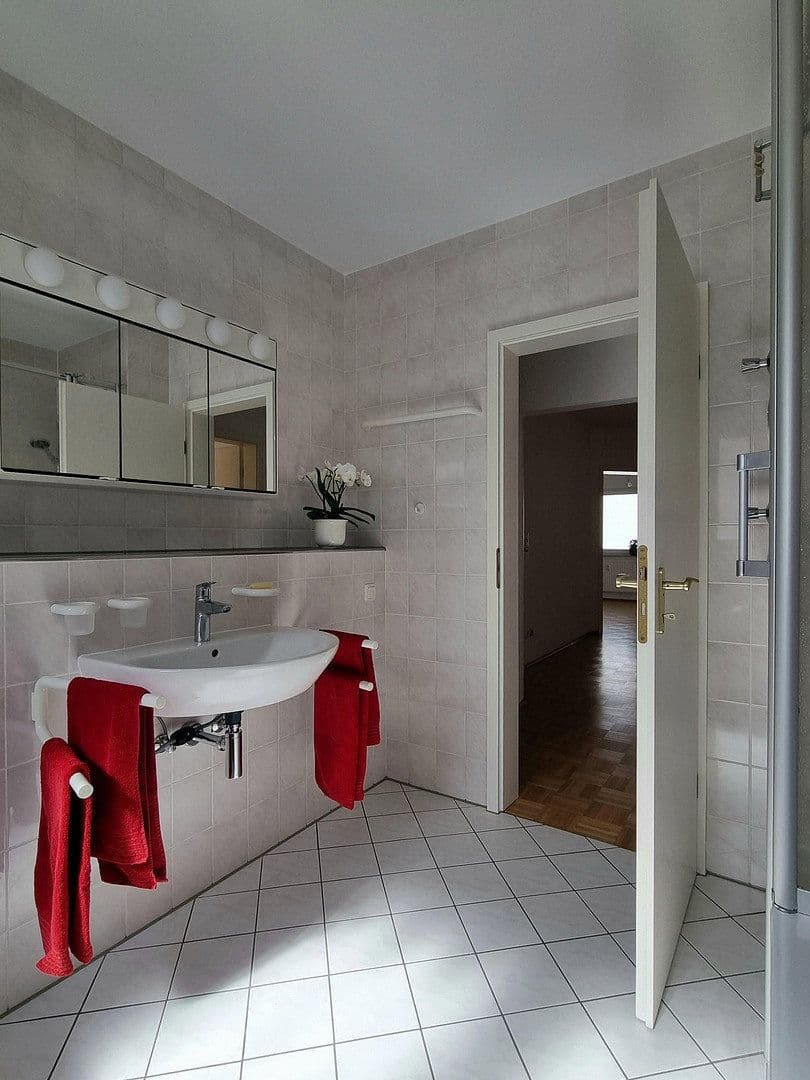 Pronájem bytu 3+kk 119 m², Bochum, Severní Porýní-Vestfálsko Pronájem bytu 3+kk 119 m², Bochum, Severní Porýní-Vestfálsko