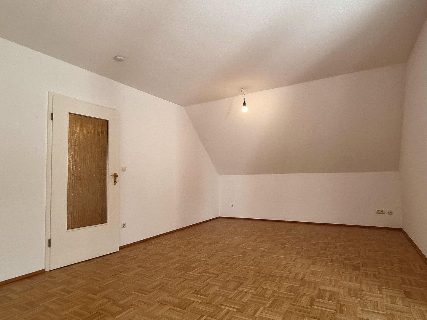Pronájem bytu 3+kk 119 m², Bochum, Severní Porýní-Vestfálsko Pronájem bytu 3+kk 119 m², Bochum, Severní Porýní-Vestfálsko