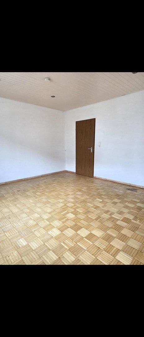 Pronájem bytu 5+1 120 m², Waldbüttelbrunn, Bavorsko Pronájem bytu 5+1 120 m², Waldbüttelbrunn, Bavorsko