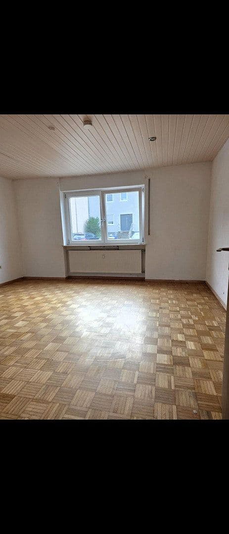 Pronájem bytu 5+1 120 m², Waldbüttelbrunn, Bavorsko Pronájem bytu 5+1 120 m², Waldbüttelbrunn, Bavorsko