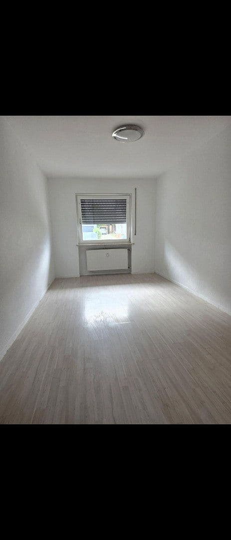 Pronájem bytu 5+1 120 m², Waldbüttelbrunn, Bavorsko Pronájem bytu 5+1 120 m², Waldbüttelbrunn, Bavorsko
