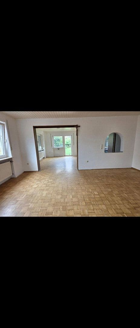 Pronájem bytu 5+1 120 m², Waldbüttelbrunn, Bavorsko Pronájem bytu 5+1 120 m², Waldbüttelbrunn, Bavorsko