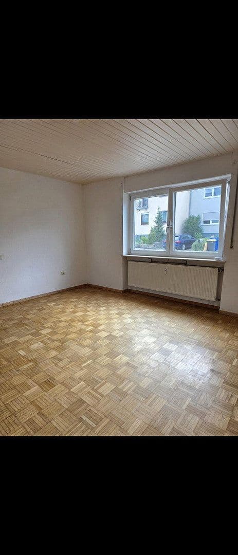 Pronájem bytu 5+1 120 m², Waldbüttelbrunn, Bavorsko Pronájem bytu 5+1 120 m², Waldbüttelbrunn, Bavorsko