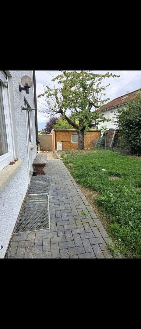 Pronájem bytu 5+1 120 m², Waldbüttelbrunn, Bavorsko Pronájem bytu 5+1 120 m², Waldbüttelbrunn, Bavorsko