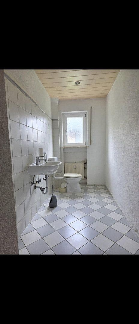 Pronájem bytu 5+1 120 m², Waldbüttelbrunn, Bavorsko Pronájem bytu 5+1 120 m², Waldbüttelbrunn, Bavorsko