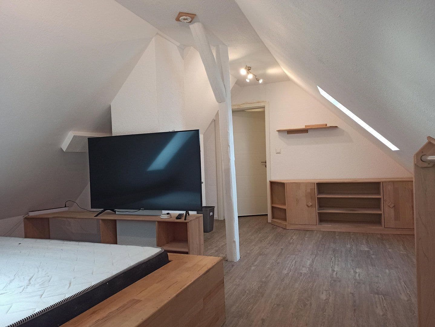 Pronájem bytu 5+1 12 m², Alemannenstraße 29, Schwäbisch Gmünd, Bádensko-Württembersko Pronájem bytu 5+1 12 m², Alemannenstraße 29, Schwäbisch Gmünd, Bádensko-Württembersko