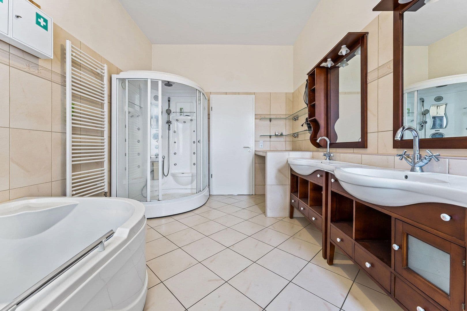 Prodej bytu 6+1 217 m², Kastanienallee 32, Berlin, Berlín Prodej bytu 6+1 217 m², Kastanienallee 32, Berlin, Berlín