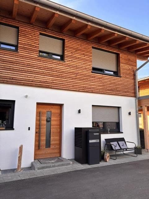 Prodej domu 148 m², pozemek 180 m², Feldkirchen-Westerham, Bavorsko Prodej domu 148 m², pozemek 180 m², Feldkirchen-Westerham, Bavorsko