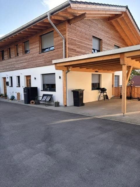 Prodej domu 148 m², pozemek 180 m², Feldkirchen-Westerham, Bavorsko Prodej domu 148 m², pozemek 180 m², Feldkirchen-Westerham, Bavorsko