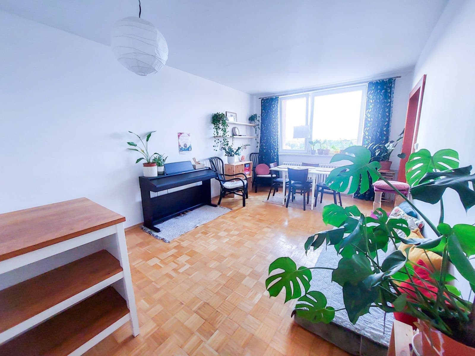 Pronájem bytu 3+1 73 m², náměstí Republiky, Uherské Hradiště, Zlínský kraj Pronájem bytu 3+1 73 m², náměstí Republiky, Uherské Hradiště, Zlínský kraj