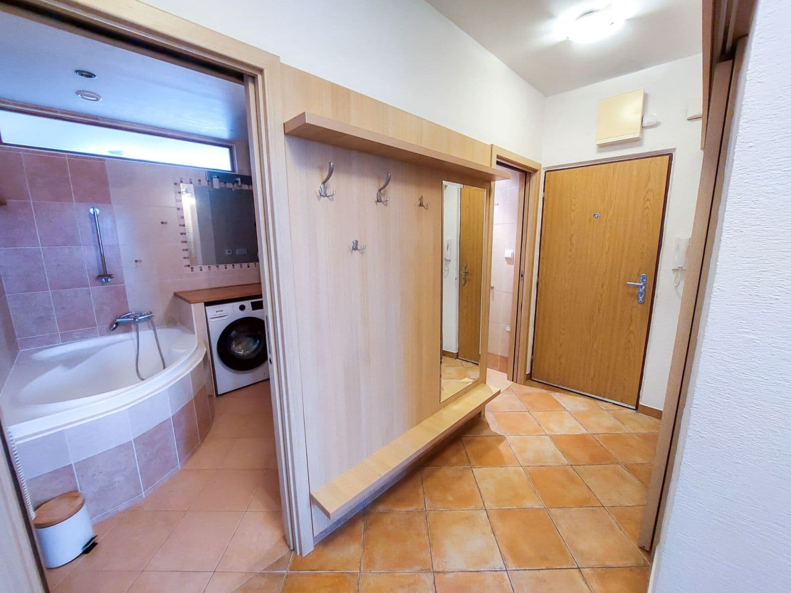 Pronájem bytu 3+1 73 m², náměstí Republiky, Uherské Hradiště, Zlínský kraj Pronájem bytu 3+1 73 m², náměstí Republiky, Uherské Hradiště, Zlínský kraj