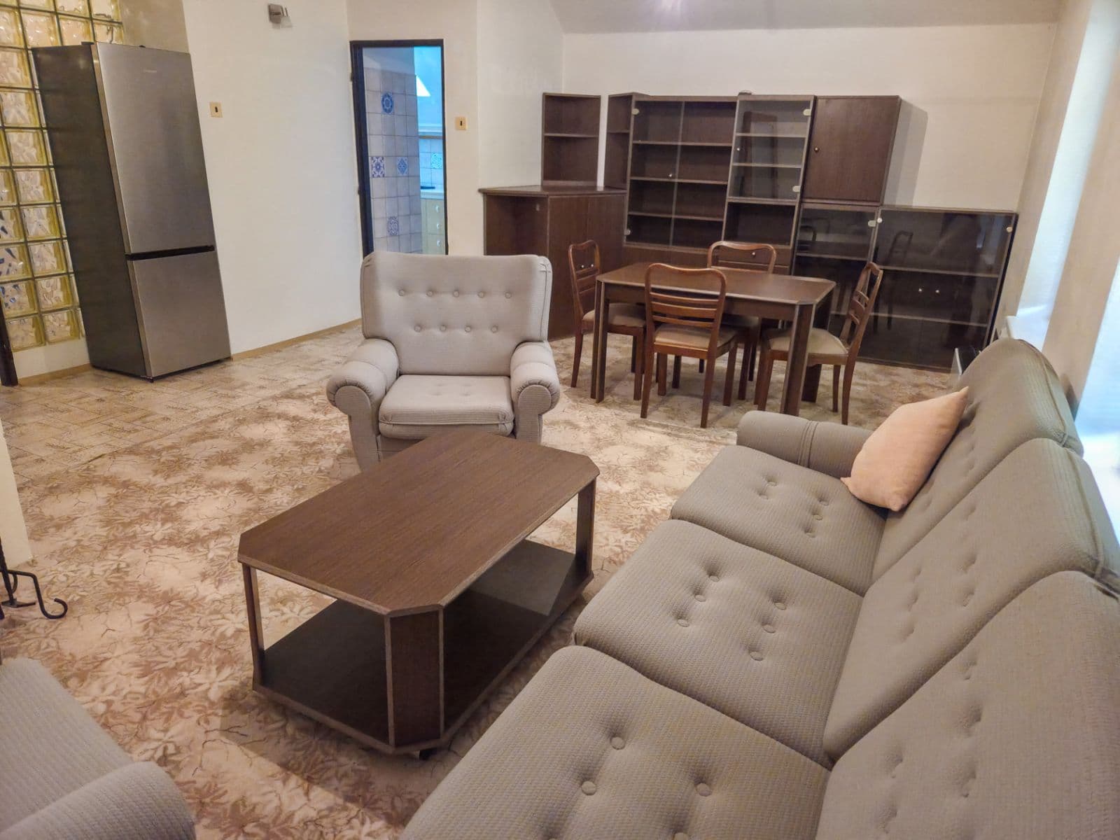 Pronájem bytu 3+1 103 m², U Zámku, Dobřejovice, Středočeský kraj Pronájem bytu 3+1 103 m², U Zámku, Dobřejovice, Středočeský kraj