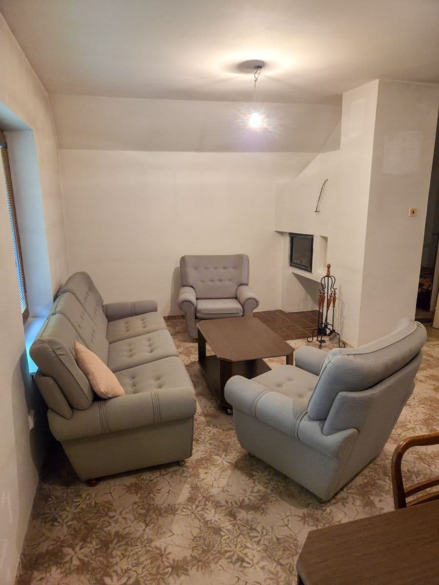 Pronájem bytu 3+1 103 m², U Zámku, Dobřejovice, Středočeský kraj Pronájem bytu 3+1 103 m², U Zámku, Dobřejovice, Středočeský kraj