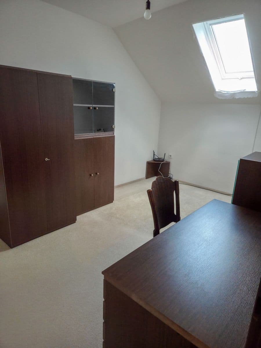 Pronájem bytu 3+1 103 m², U Zámku, Dobřejovice, Středočeský kraj Pronájem bytu 3+1 103 m², U Zámku, Dobřejovice, Středočeský kraj