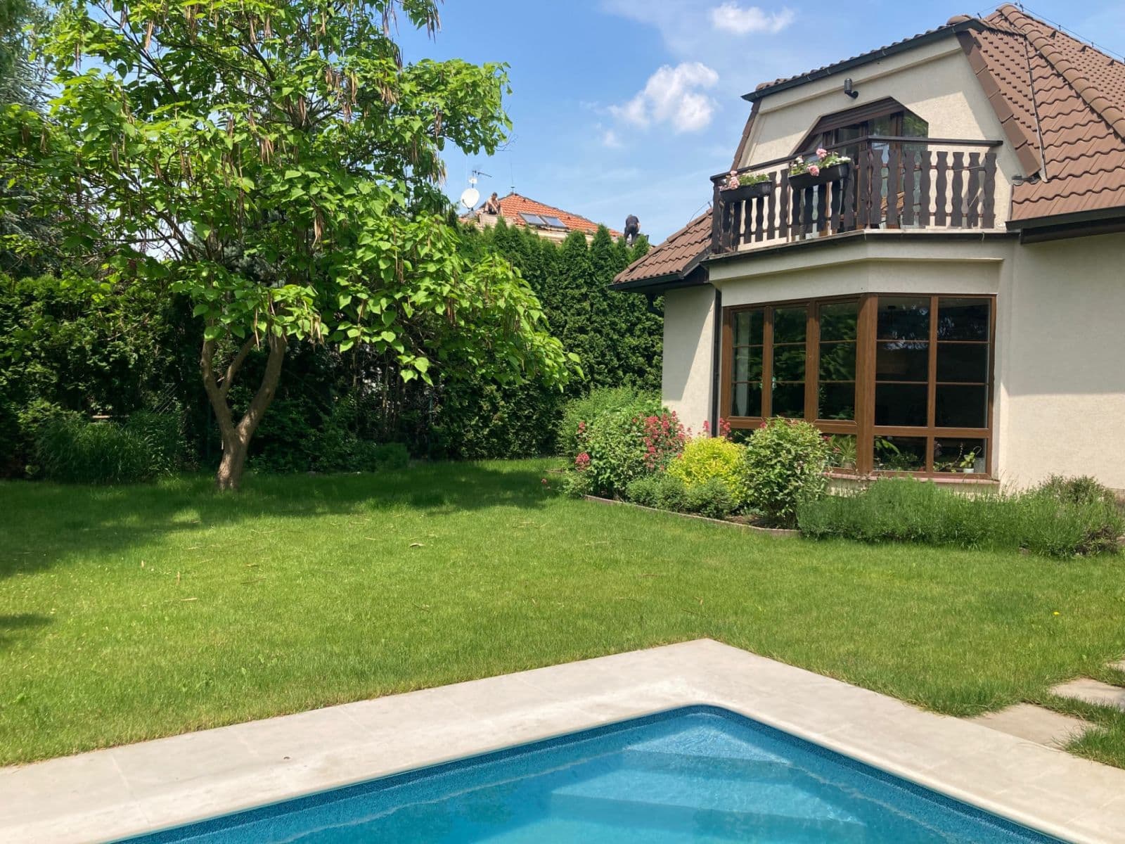 Pronájem domu 265 m², pozemek 644 m², Mokropeská, Černošice, Středočeský kraj Pronájem domu 265 m², pozemek 644 m², Mokropeská, Černošice, Středočeský kraj