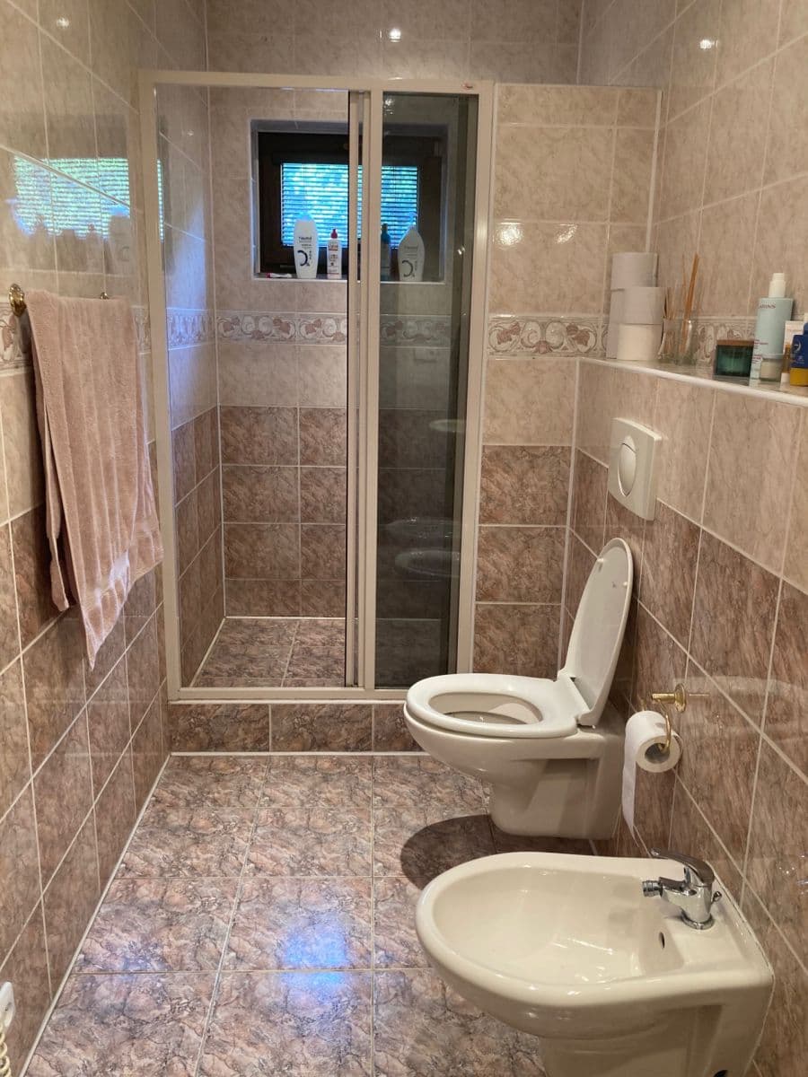 Pronájem domu 265 m², pozemek 644 m², Mokropeská, Černošice, Středočeský kraj Pronájem domu 265 m², pozemek 644 m², Mokropeská, Černošice, Středočeský kraj