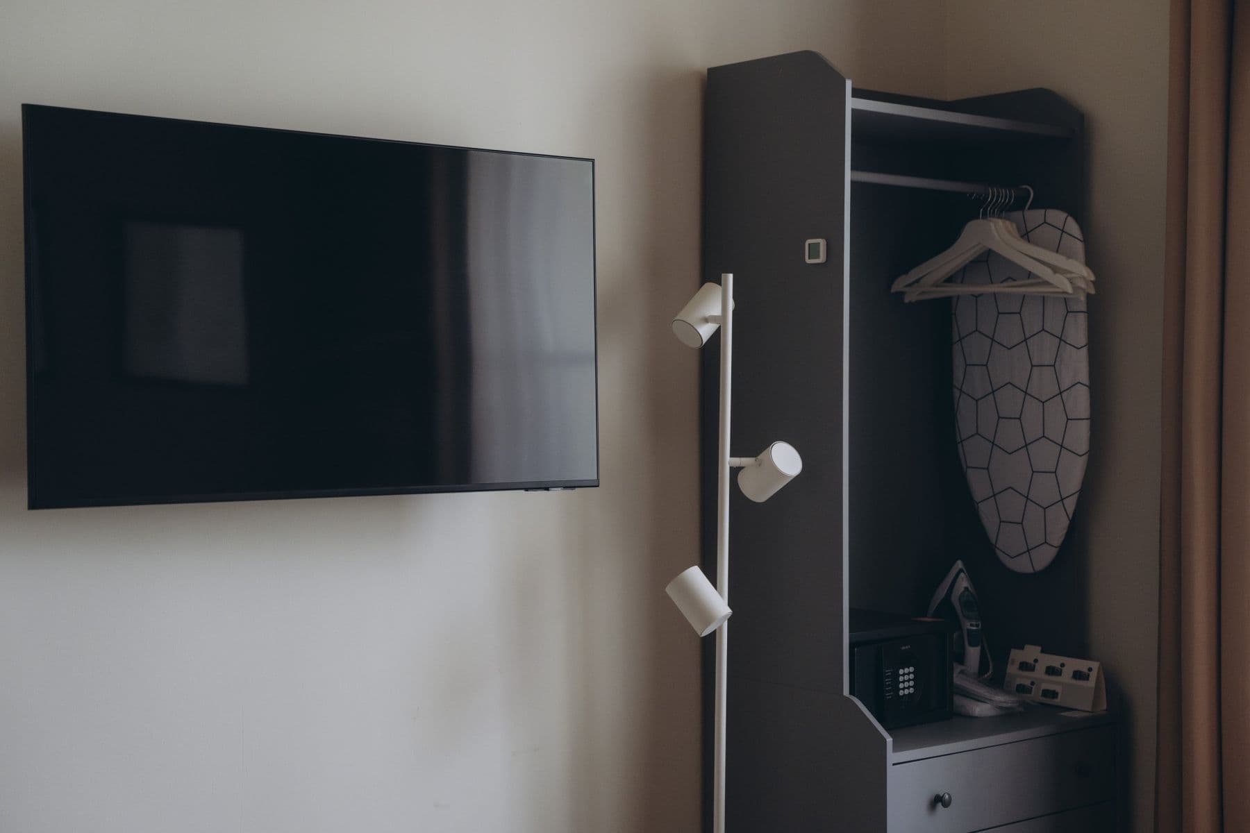 Pronájem bytu 16 m², Bulharská, Karlovy Vary, Karlovarský kraj Pronájem bytu 16 m², Bulharská, Karlovy Vary, Karlovarský kraj