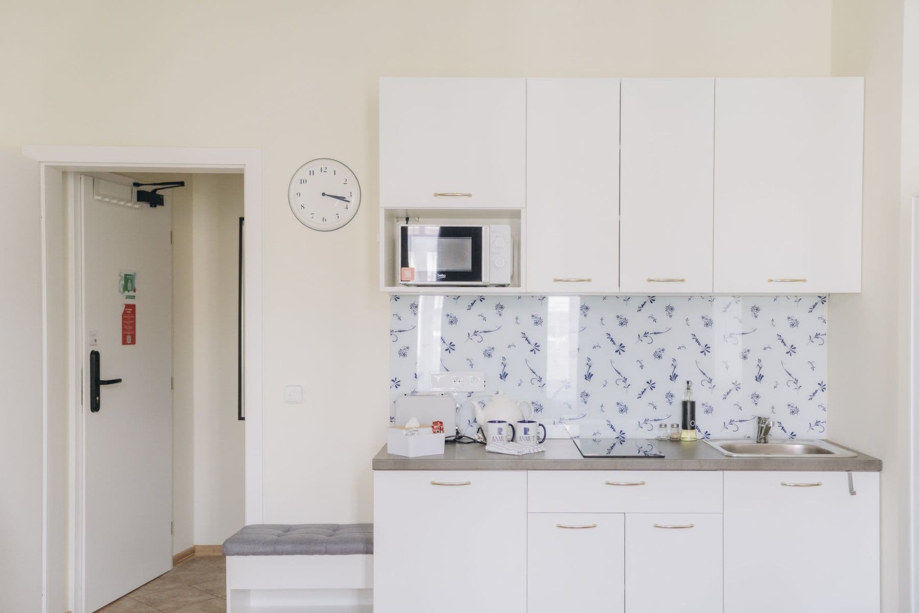 Pronájem bytu 27 m², Bulharská, Karlovy Vary, Karlovarský kraj Pronájem bytu 27 m², Bulharská, Karlovy Vary, Karlovarský kraj