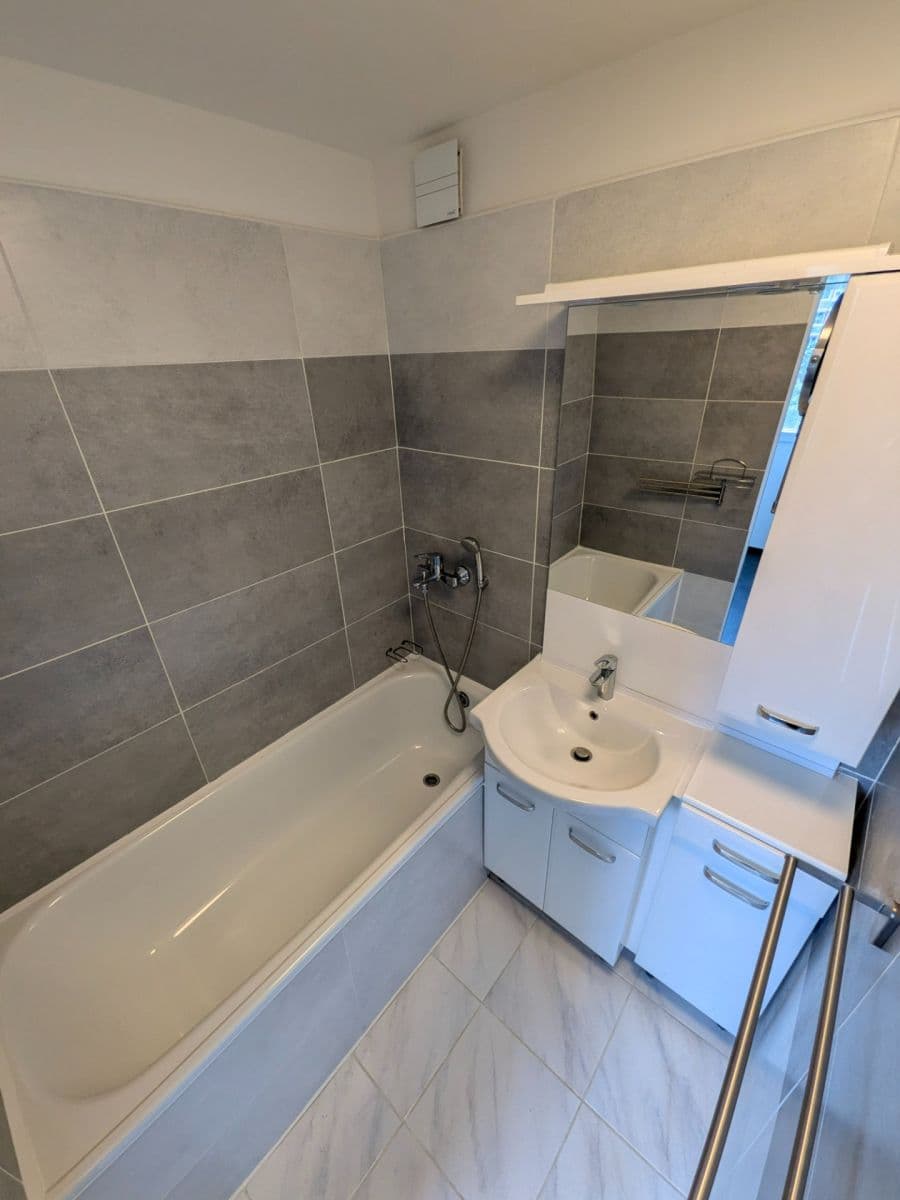 Pronájem bytu 3+1 66 m², Snopkova, Praha, Praha Pronájem bytu 3+1 66 m², Snopkova, Praha, Praha