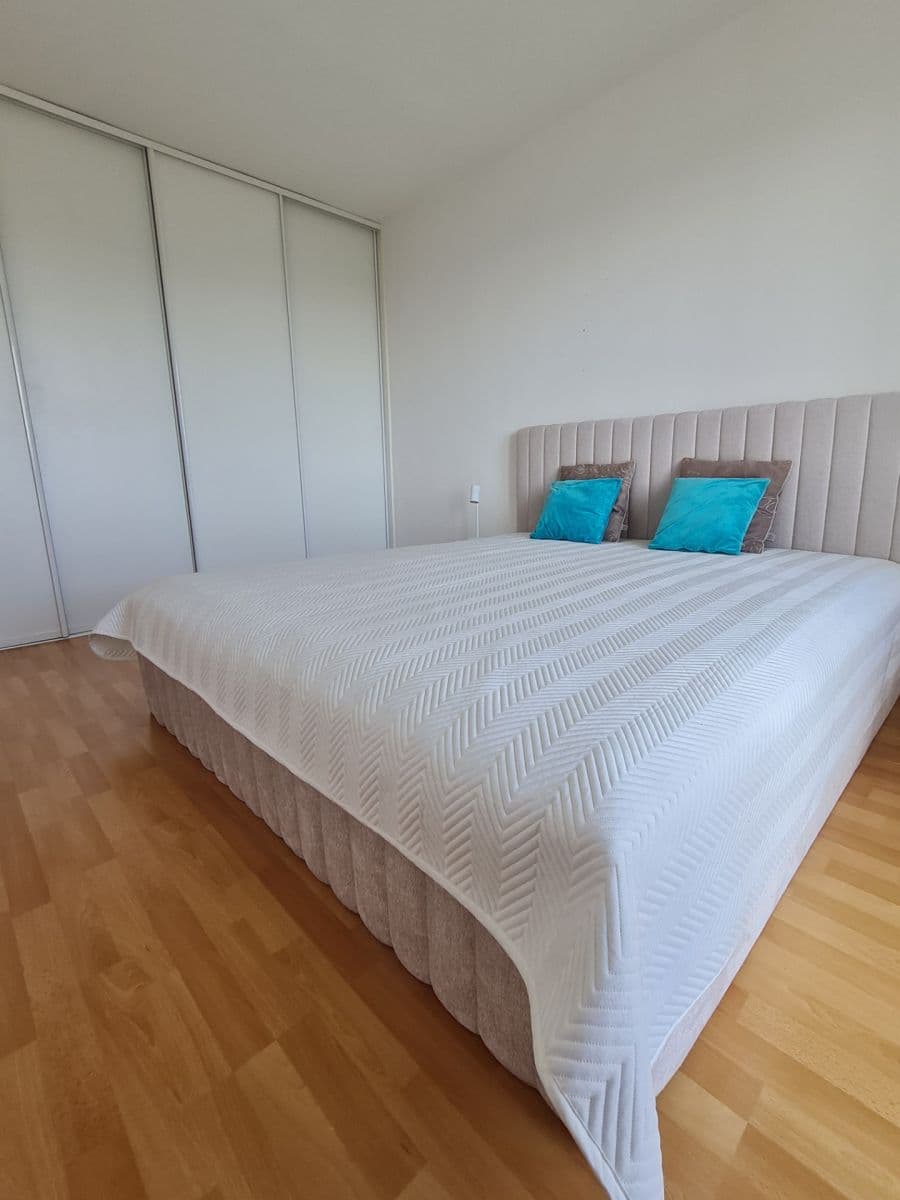 Pronájem bytu 2+1 60 m², Komárnická, Ružinov, Bratislavský kraj Pronájem bytu 2+1 60 m², Komárnická, Ružinov, Bratislavský kraj