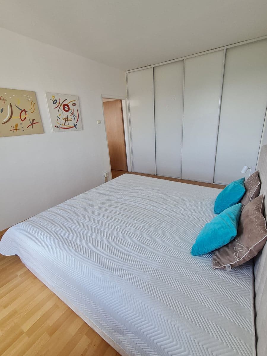 Pronájem bytu 2+1 60 m², Komárnická, Ružinov, Bratislavský kraj Pronájem bytu 2+1 60 m², Komárnická, Ružinov, Bratislavský kraj