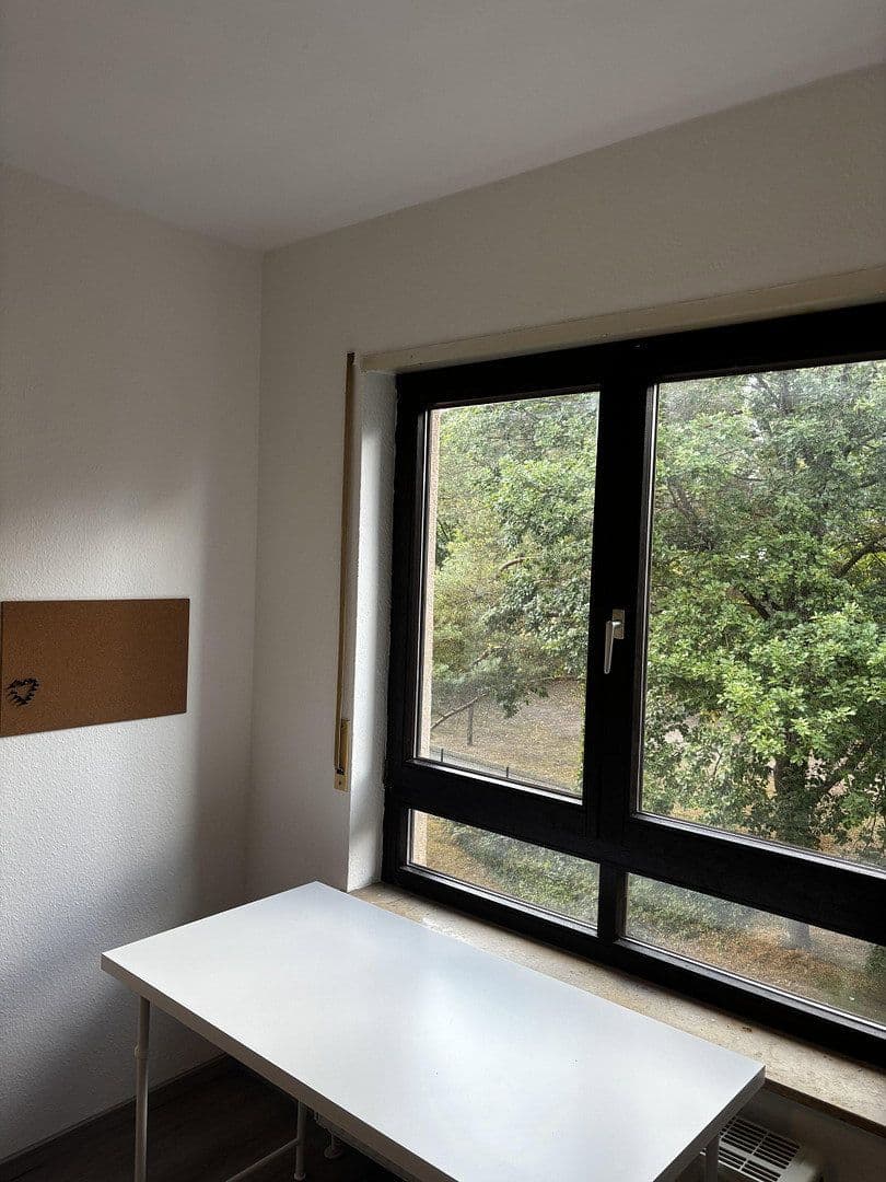 Pronájem bytu 1+1 21 m², Kurt Schuhmacher Straße 32, Kaiserslautern, Porýní-Falc Pronájem bytu 1+1 21 m², Kurt Schuhmacher Straße 32, Kaiserslautern, Porýní-Falc
