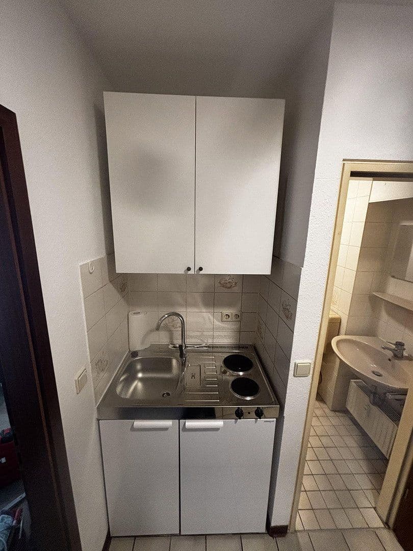 Pronájem bytu 1+1 21 m², Kurt Schuhmacher Straße 32, Kaiserslautern, Porýní-Falc Pronájem bytu 1+1 21 m², Kurt Schuhmacher Straße 32, Kaiserslautern, Porýní-Falc