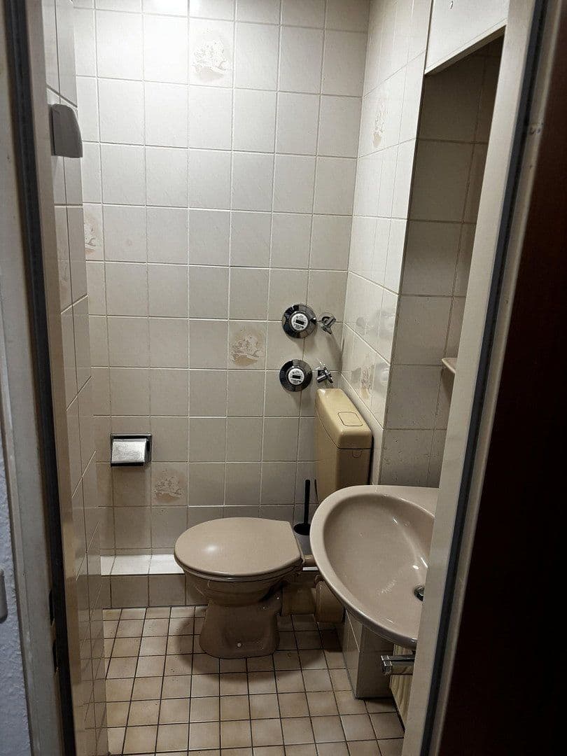 Pronájem bytu 1+1 21 m², Kurt Schuhmacher Straße 32, Kaiserslautern, Porýní-Falc Pronájem bytu 1+1 21 m², Kurt Schuhmacher Straße 32, Kaiserslautern, Porýní-Falc