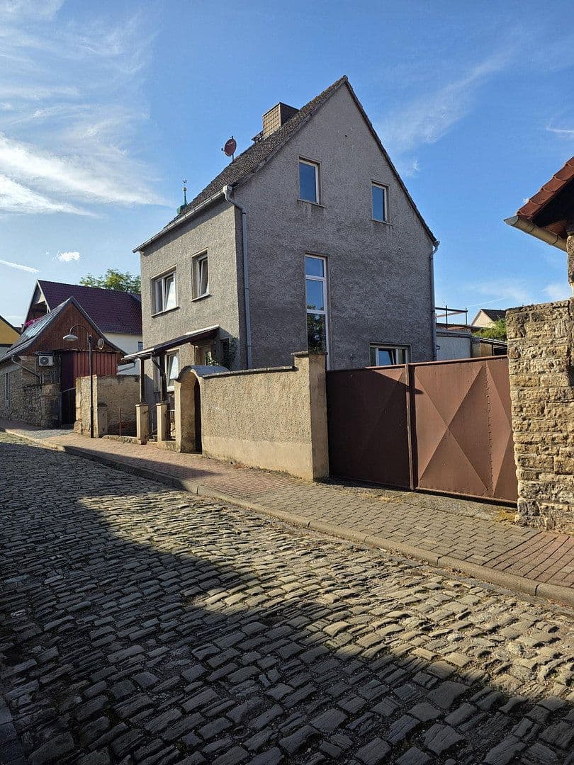 Prodej domu 120 m², pozemek 300 m², Kirchstraße 3, Roßleben-Wiehe, Durynsko Prodej domu 120 m², pozemek 300 m², Kirchstraße 3, Roßleben-Wiehe, Durynsko