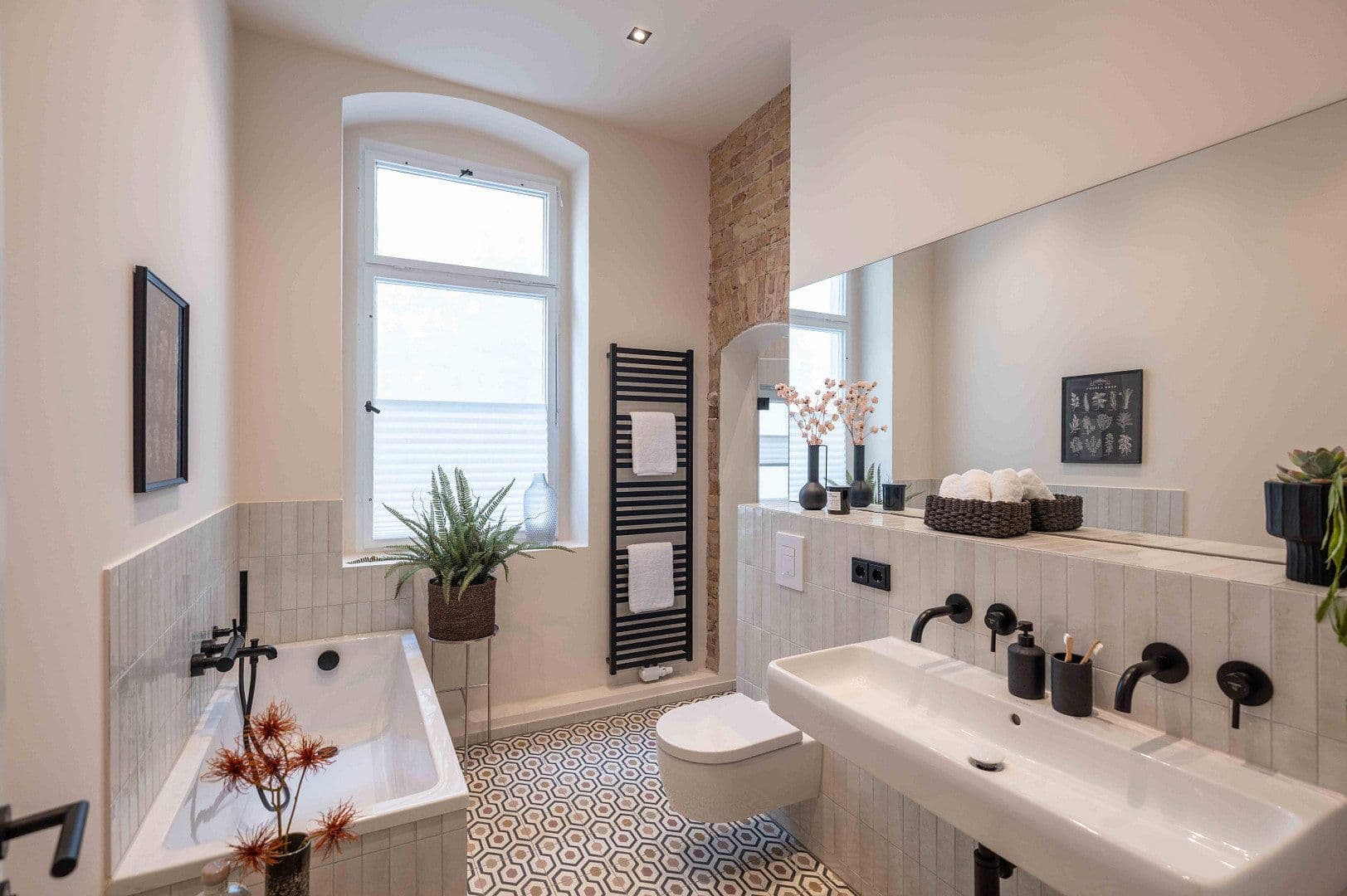 Prodej bytu 2+1 65 m², Torstraße 220, Berlin, Berlín Prodej bytu 2+1 65 m², Torstraße 220, Berlin, Berlín