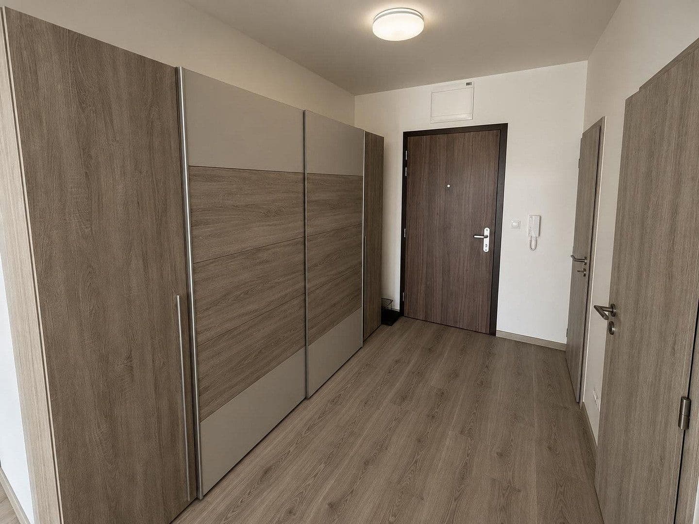 Prodej domu 1.891 m², pozemek 1.473 m², München, Bavorsko Prodej domu 1.891 m², pozemek 1.473 m², München, Bavorsko