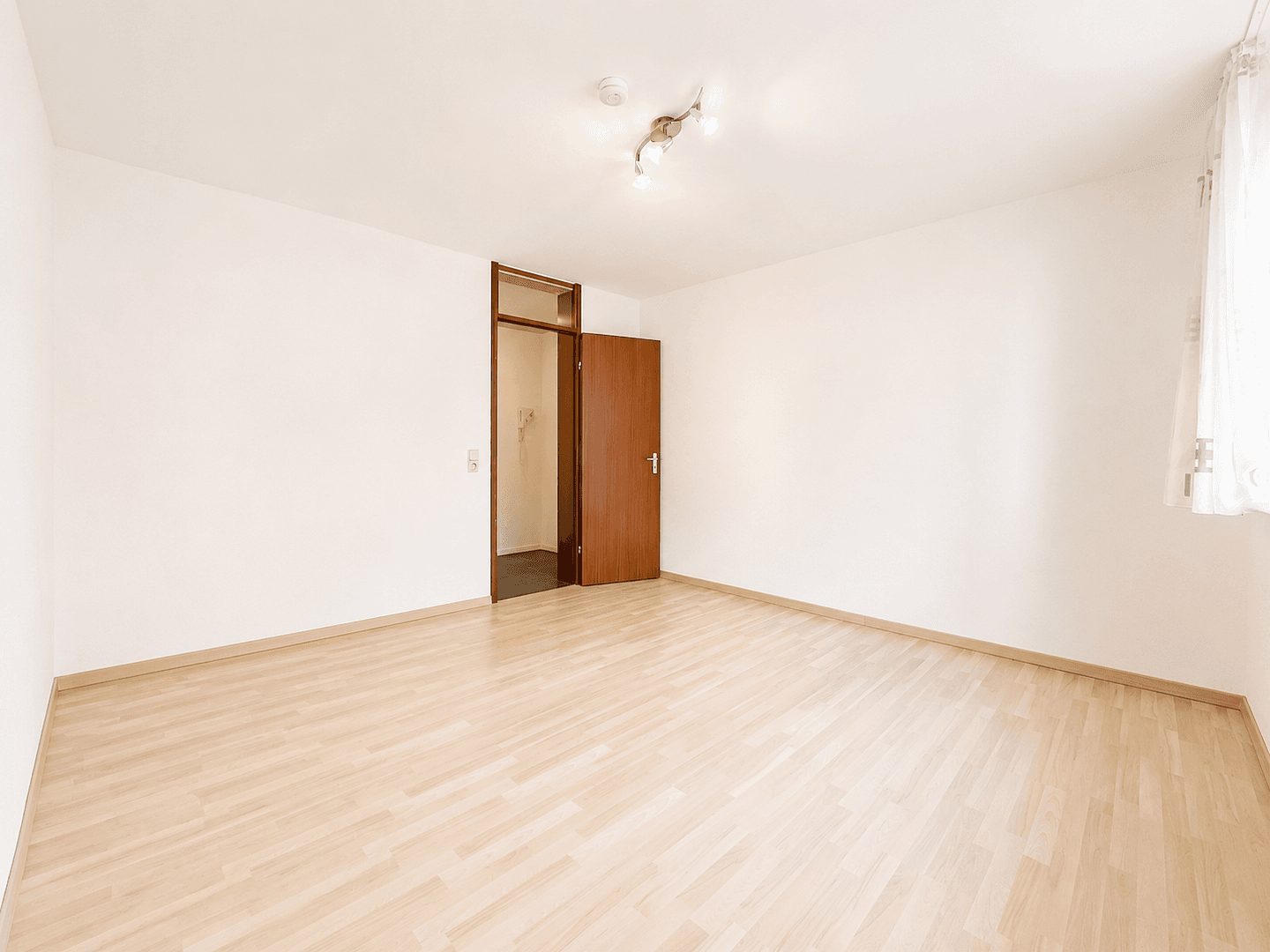 Pronájem bytu 3+1 84 m², Renningen, Bádensko-Württembersko Pronájem bytu 3+1 84 m², Renningen, Bádensko-Württembersko