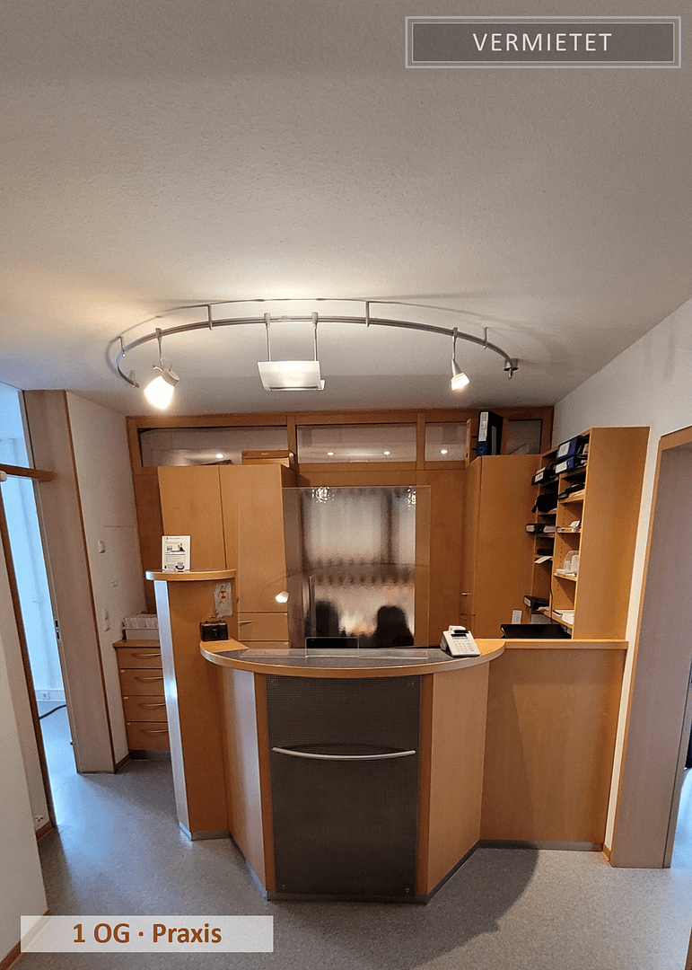 Prodej domu 388 m², pozemek 525 m², Dalkinger Straße 10, Westhausen, Bádensko-Württembersko Prodej domu 388 m², pozemek 525 m², Dalkinger Straße 10, Westhausen, Bádensko-Württembersko