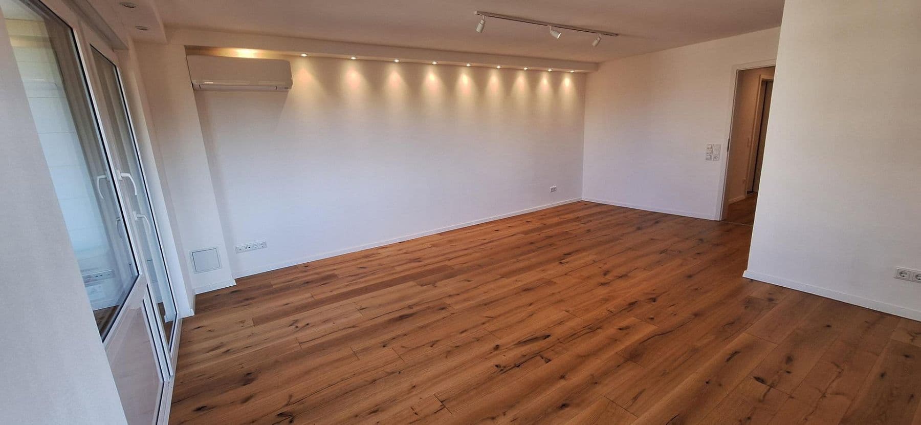Prodej bytu 4+1 107 m², Heidelberg, Bádensko-Württembersko Prodej bytu 4+1 107 m², Heidelberg, Bádensko-Württembersko