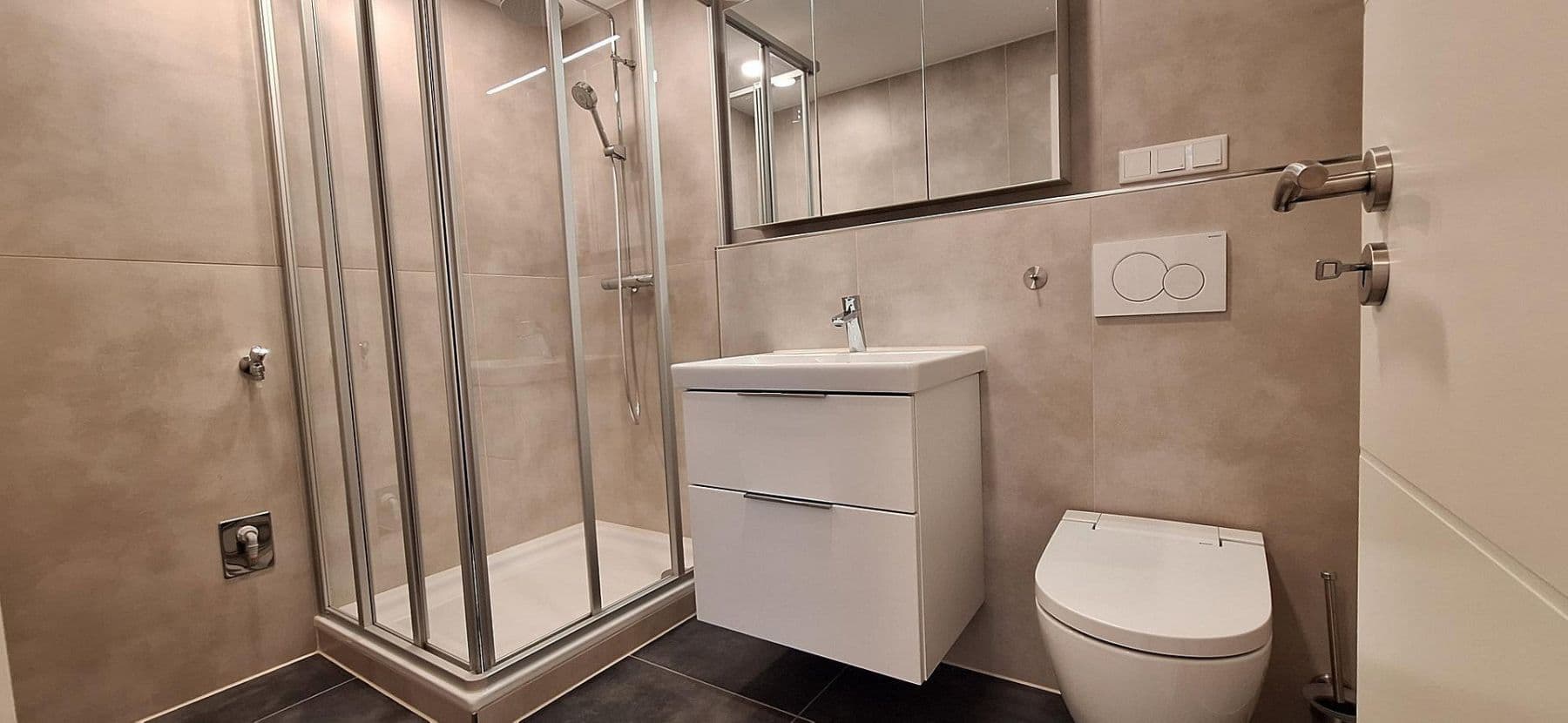 Prodej bytu 4+1 107 m², Heidelberg, Bádensko-Württembersko Prodej bytu 4+1 107 m², Heidelberg, Bádensko-Württembersko