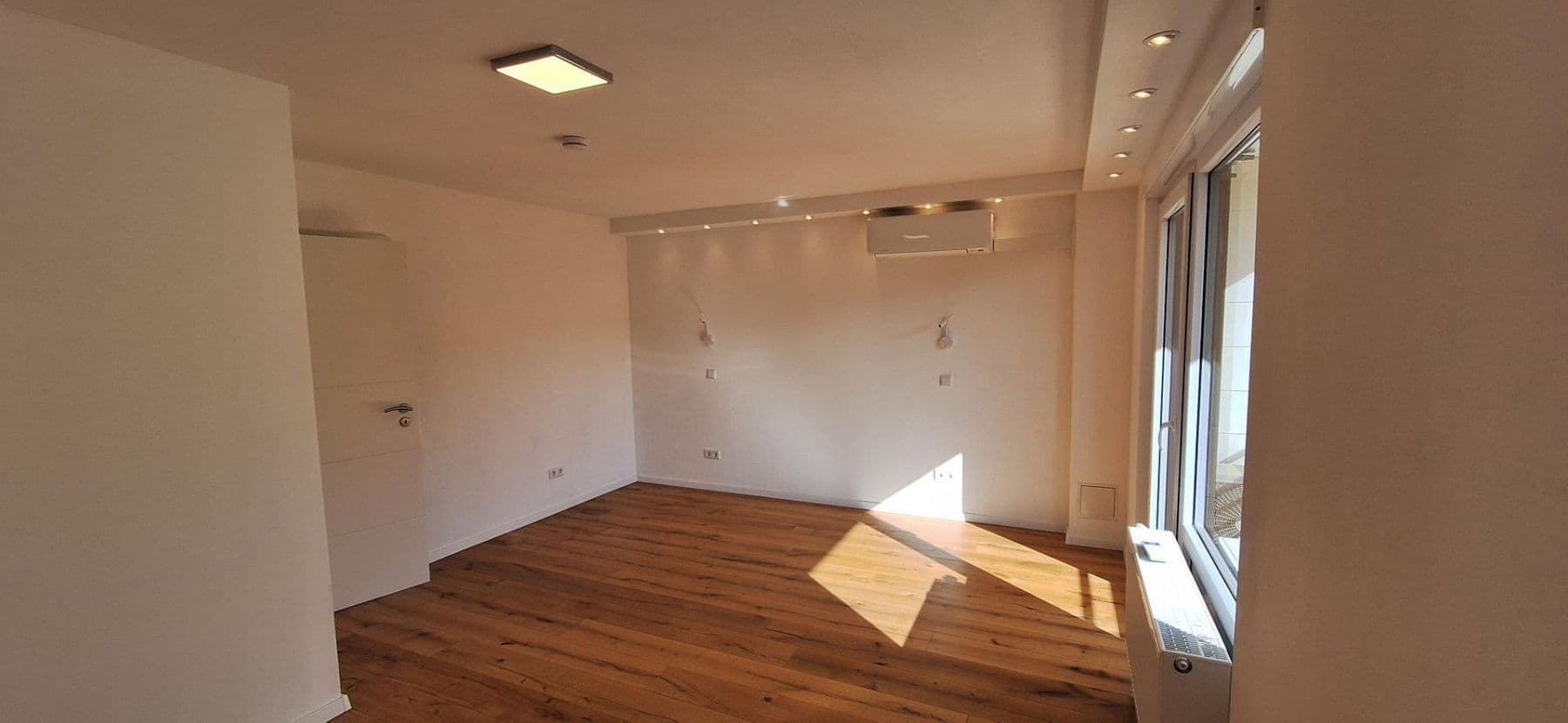 Prodej bytu 4+1 107 m², Heidelberg, Bádensko-Württembersko Prodej bytu 4+1 107 m², Heidelberg, Bádensko-Württembersko