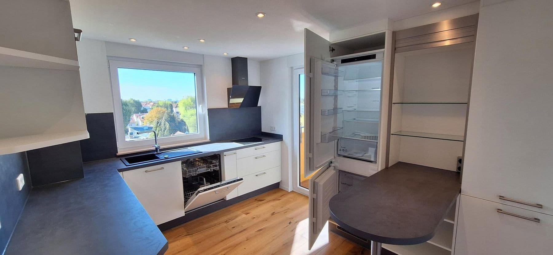 Prodej bytu 4+1 107 m², Heidelberg, Bádensko-Württembersko Prodej bytu 4+1 107 m², Heidelberg, Bádensko-Württembersko