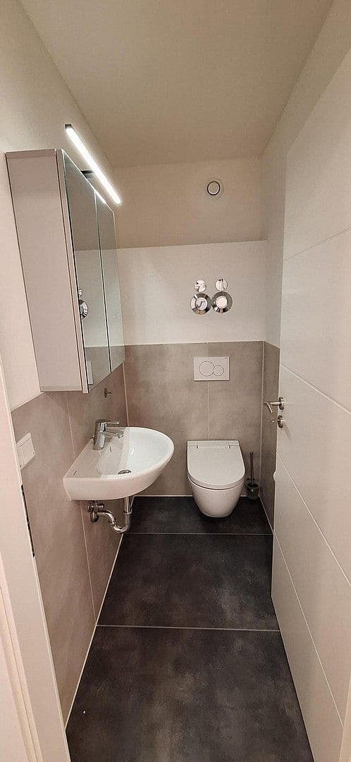 Prodej bytu 4+1 107 m², Heidelberg, Bádensko-Württembersko Prodej bytu 4+1 107 m², Heidelberg, Bádensko-Württembersko