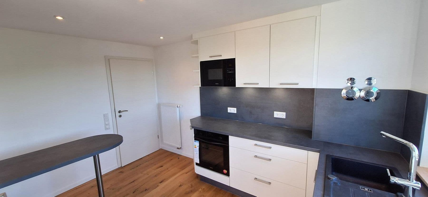 Prodej bytu 4+1 107 m², Heidelberg, Bádensko-Württembersko Prodej bytu 4+1 107 m², Heidelberg, Bádensko-Württembersko